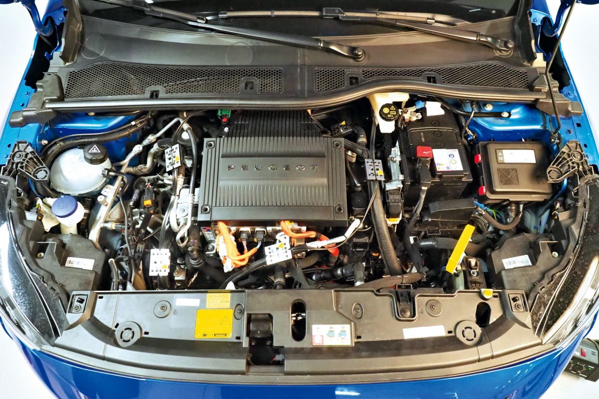 Marterpreventie - Motorruimte met hoogspanningscontacten