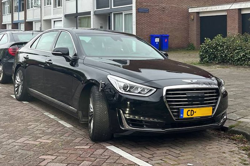 Genesis G90 - In het Wild