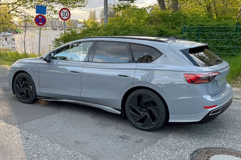 Volkswagen ID.7 Variant: elektrische stationwagon betrapt