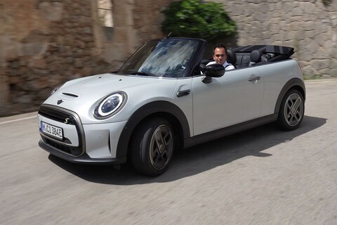 Test: Mini Electric Cabrio – Fluisterbootje voor op straat