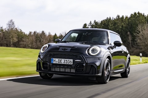 Mini John Cooper Works 1to6 Edition: ode aan de handbak