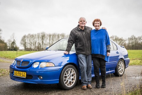 Theo en Thea Haverkamp gaan hun MG ZS zo lang mogelijk op de weg houden
