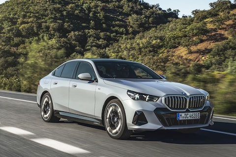 'Mercedes E-Klasse beter gelukt dan de BMW 5-serie' - AutoWeek Podcast