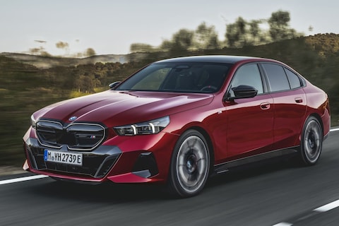 Test: BMW i5 - opnieuw weet BMW zwaarlijvigheid te kop in te drukken