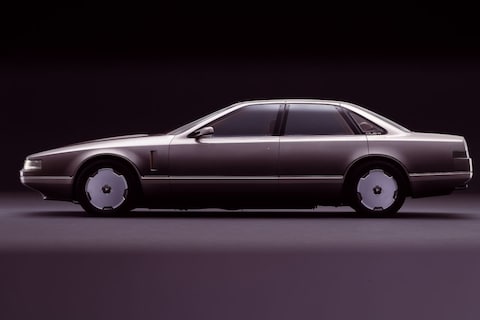 Deze topsedan van Nissan uit 1985 was geavanceerder dan de Audi V8