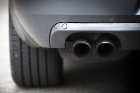 Europese Rekenkamer: ‘E-fuels gaan benzinemotor niet redden’