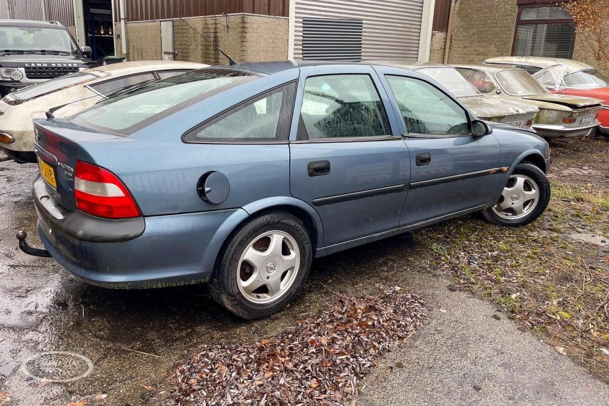 Opel Vectra Palmen Collectie (foto: Classic Car Auctions)