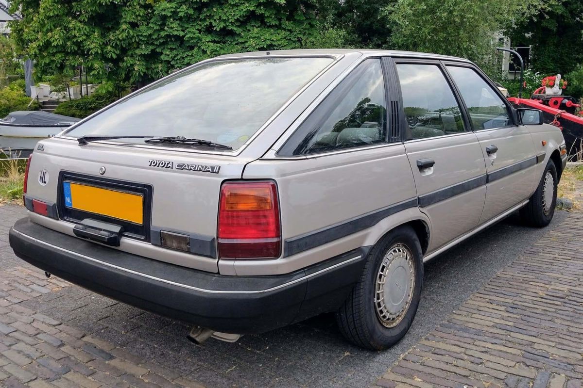 Toyota Carina II