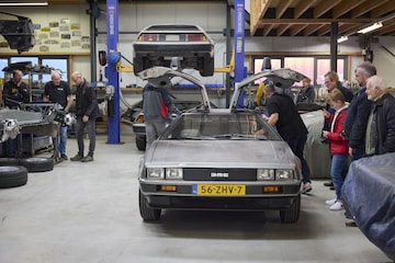 DeLorean DMC-12