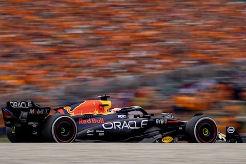 Max Verstappen rijdt superieur naar zege in Oostenrijk