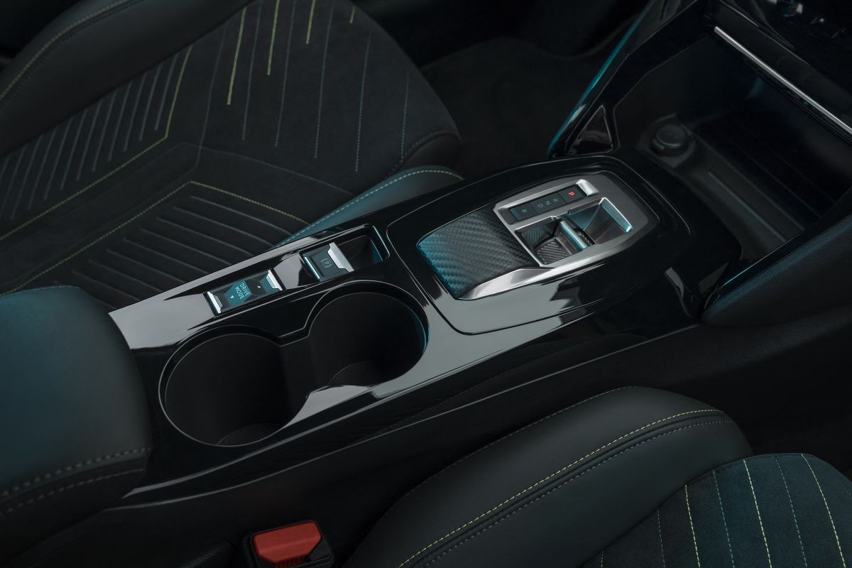 Peugeot e-208 facelift