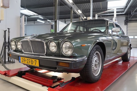 Jaguar XJ6 Sovereign Serie III (1986) - Klokje Rond Klassiek