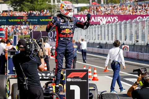 Max Verstappen bezorgt Red Bull record met winst in Hongarije