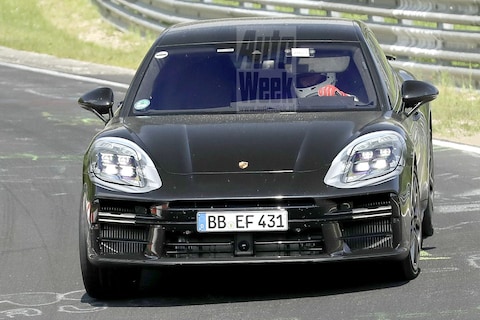Nieuwe Porsche Panamera laat laatste brul horen op de Ring