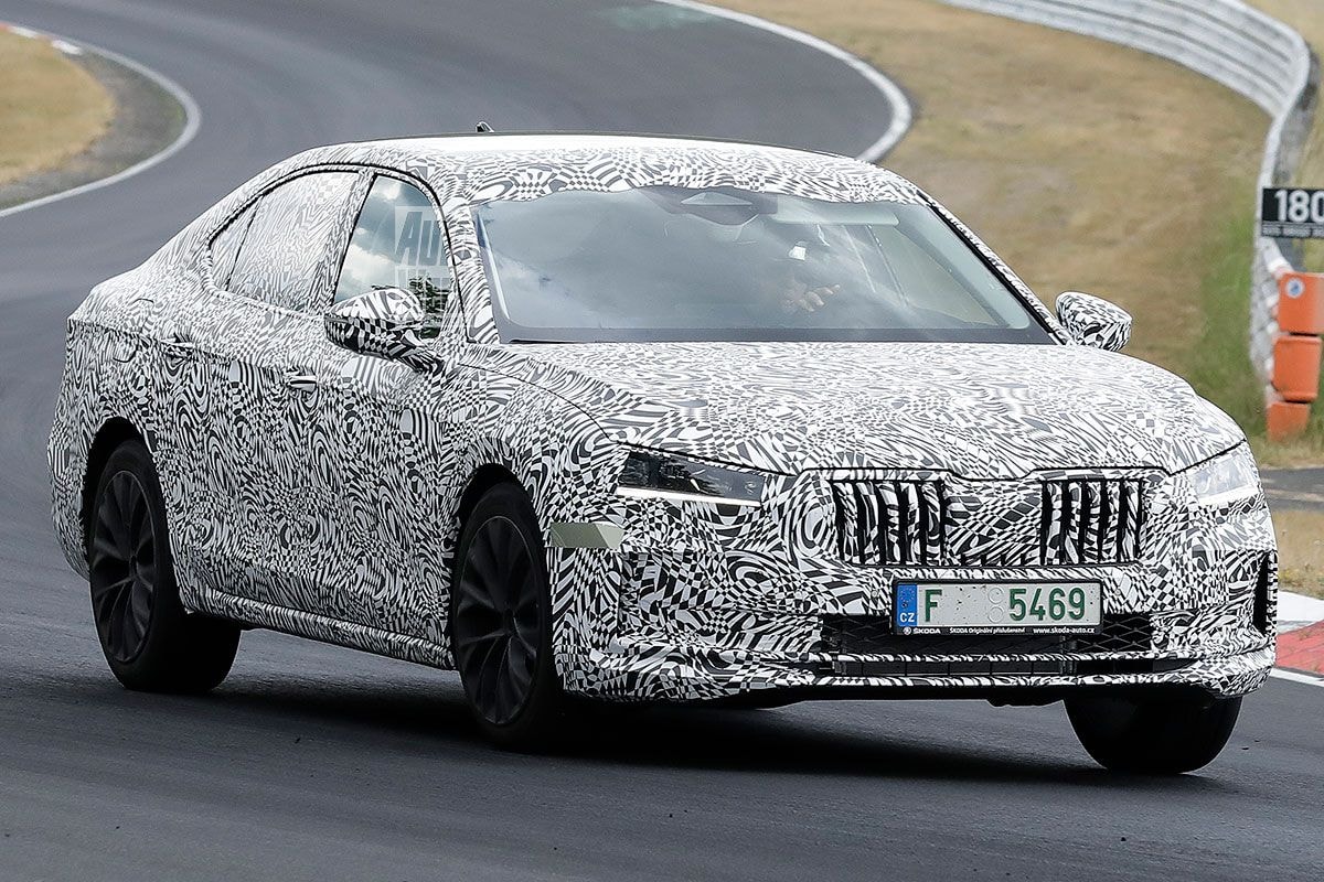 Spyshots Skoda Superb