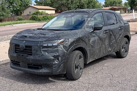 Nieuwe compacte cross-over van Nissan betrapt