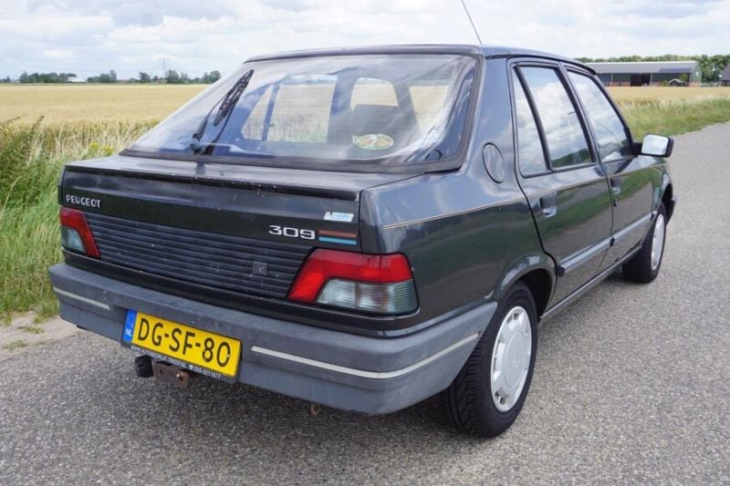 Peugeot 309