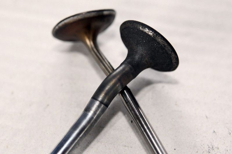 Distributieriem Verbogen kleppen door gebroken distributieri