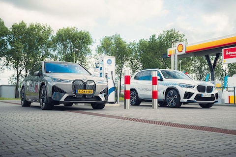 BMW iX vs. BMW iX5 Hydrogen - Ben je sneller in München per EV of op waterstof? - Reportage