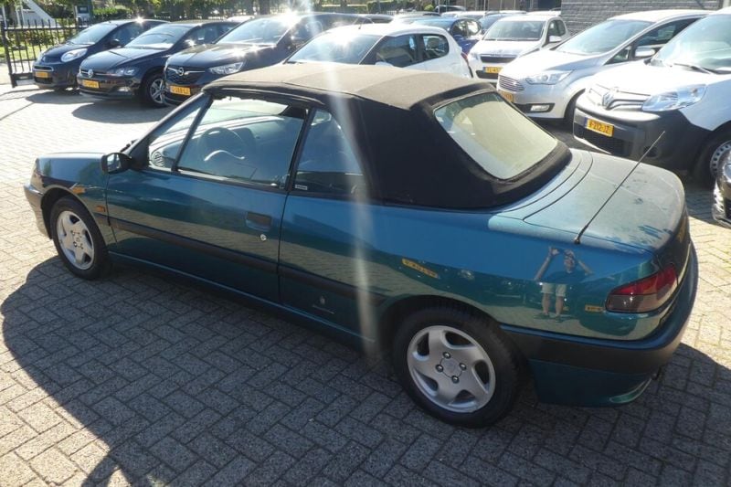 Peugeot 306