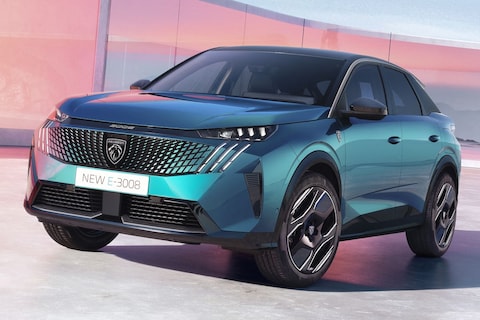 Peugeot e-3008 Allure 96kWh 230