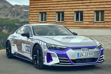 Audi RS e-tron GT ice race edition