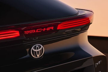 Toyota C-HR logo verlicht