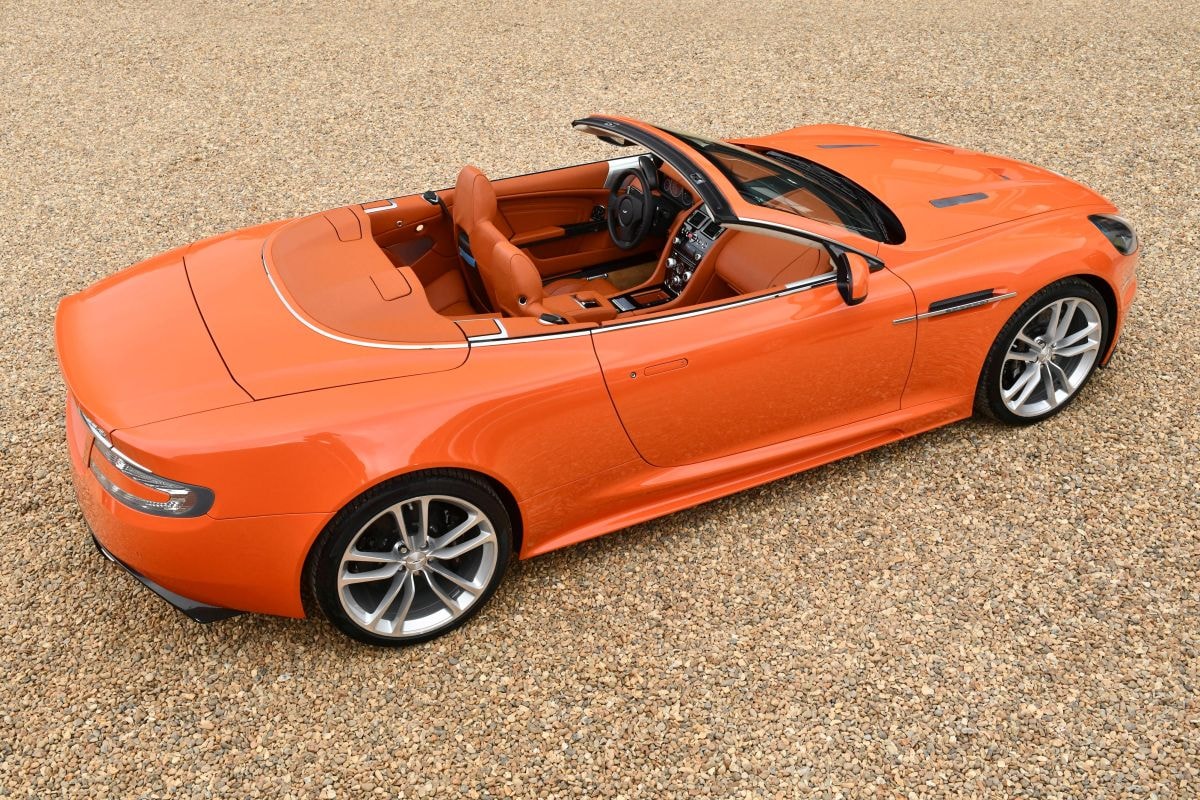 Aston Martin oranje (Bonhams)