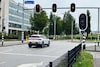 Verkeerslicht geel rood afslaand kruising 