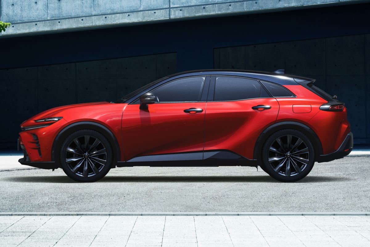 Toyota Crown Sport