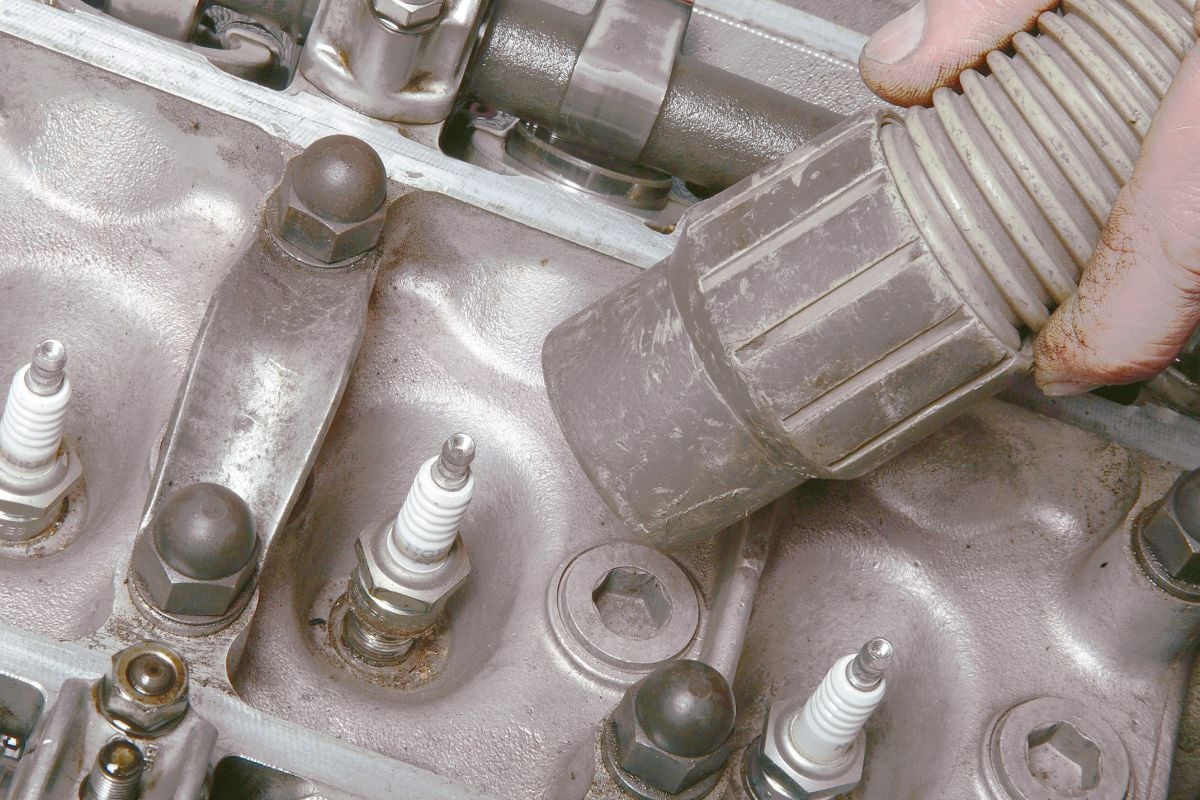 Bougies - schoonmaken cilinderkop voor verwijderen