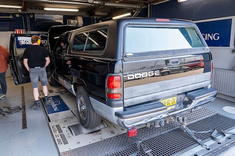 Dodge Ram 1500 (1999) - Op de rollenbank