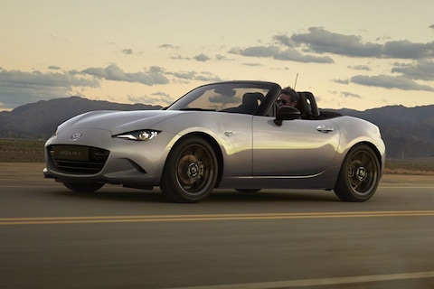 Deze sportieve auto's met handbak zijn nog nieuw te koop