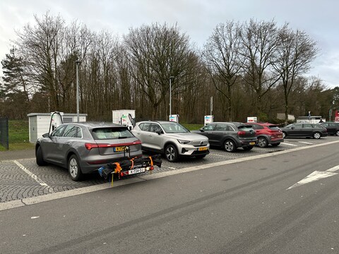 Laadpalentekort neemt af, wel grote lokale verschillen