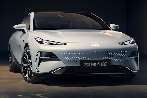 De nieuwste elektrische sedan van Volvo's moederbedrijf