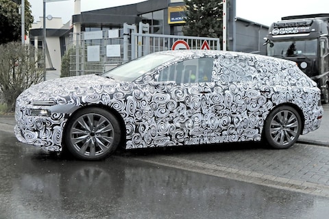 Audi A6 e-tron Avant voor de camera met camera’s