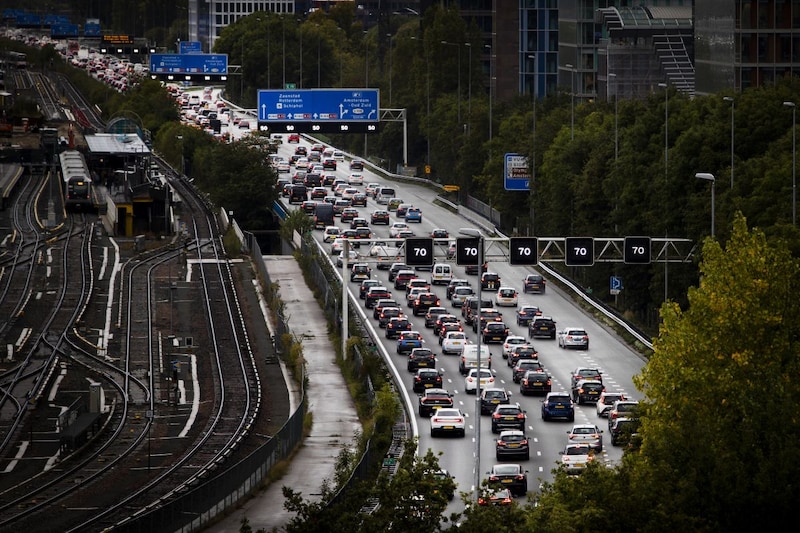 Spits, spitsuur, snelweg Amsterdam A10 Zuidas (ANP)
