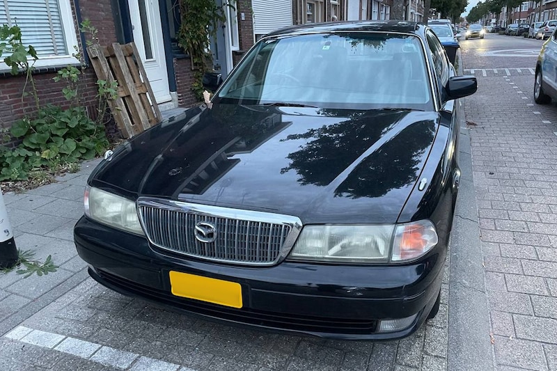 In het Wild Mazda Sentia