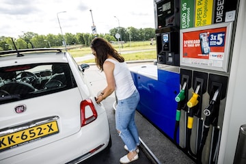 Tanken, tankstation (ANP)