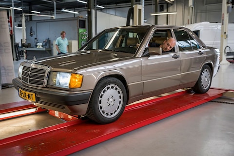 Mercedes-Benz 190E – 1990 – 431.435 km - Klokje rond