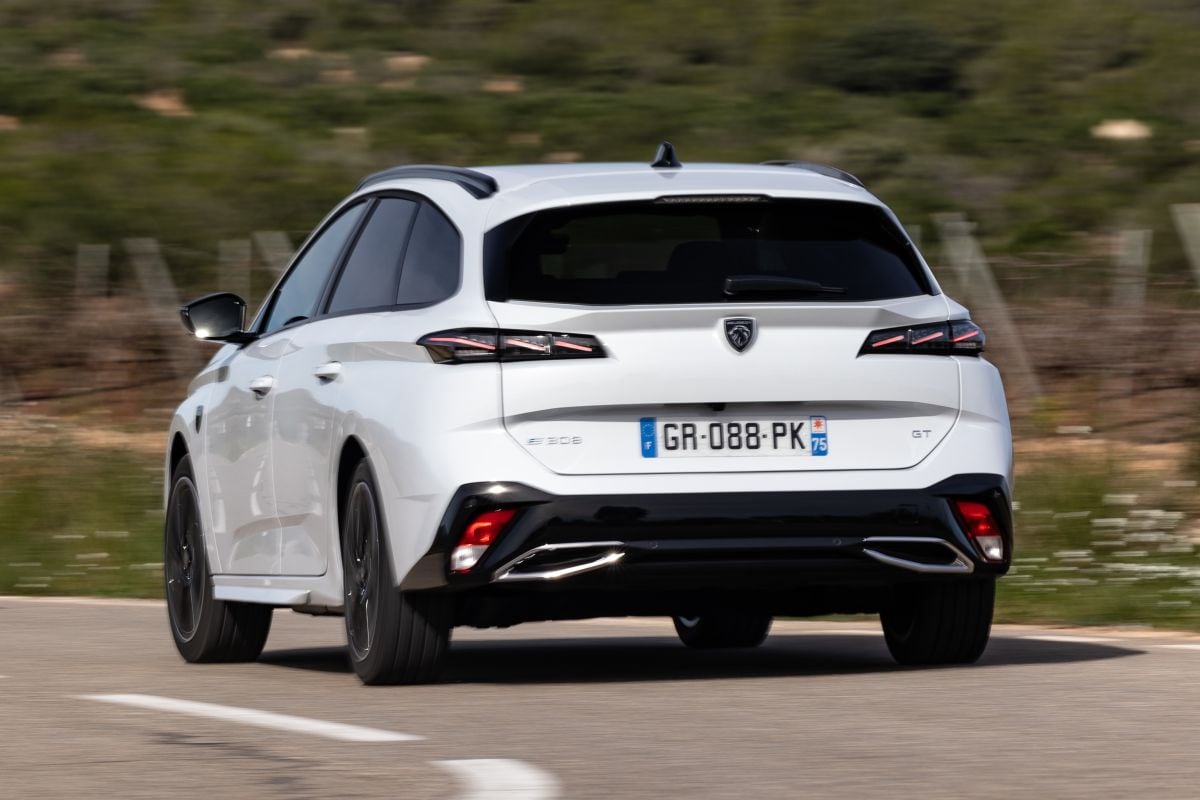 Peugeot e-308 SW 