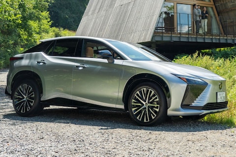Elektrische Lexus RZ krijgt goedkopere instapversie