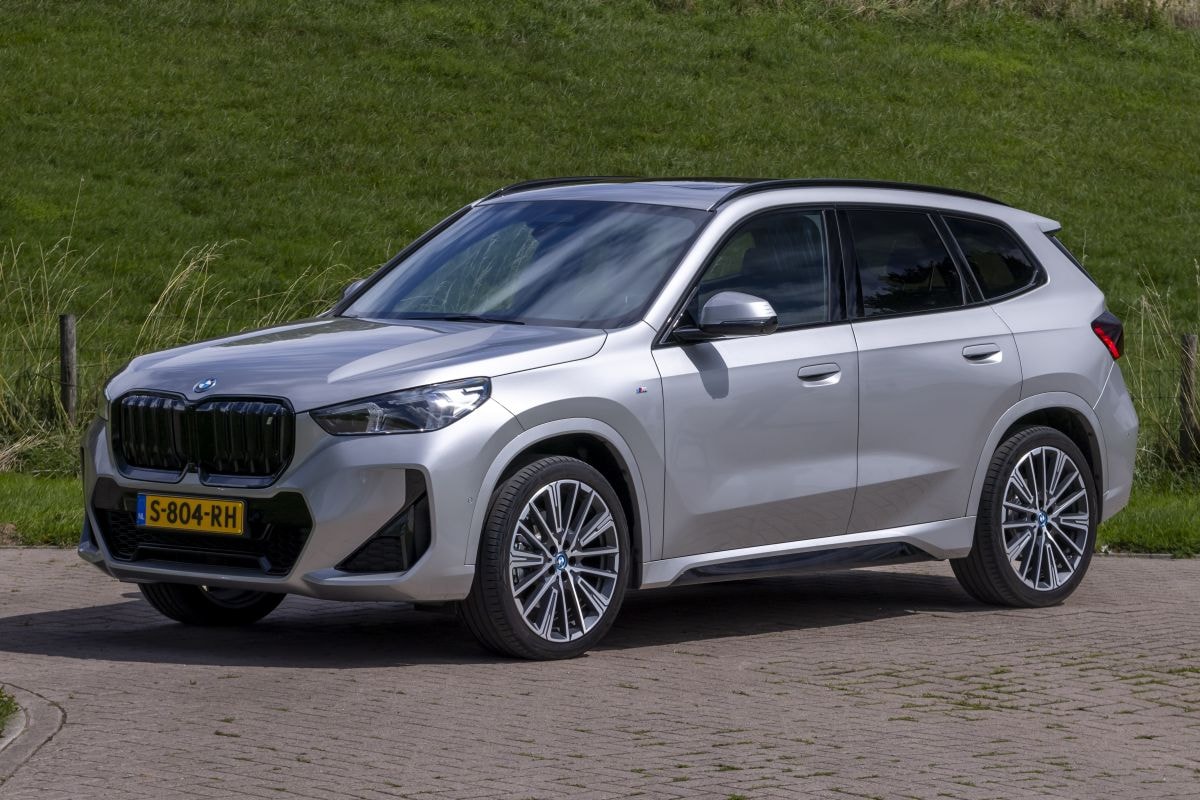BMW iX1 