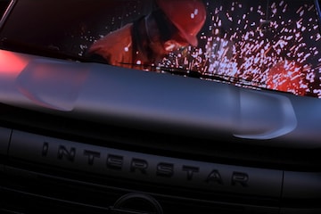 Nissan Interstar teaser