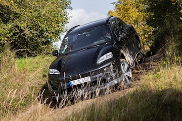 Porsche Macan (2024) prototype