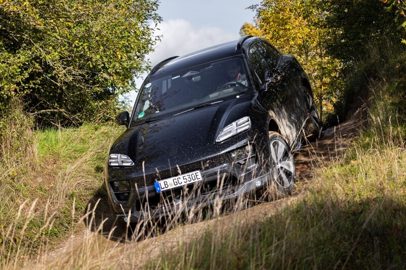 Porsche Macan (2024) prototype