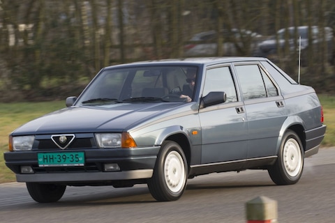 Alfa Romeo 75 – Ook met de 1.6 krijg je al dat lekkere Alfa-gevoel