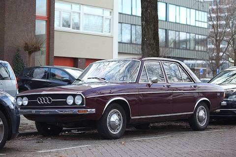 Audi 100 (1974) - In het Wild
