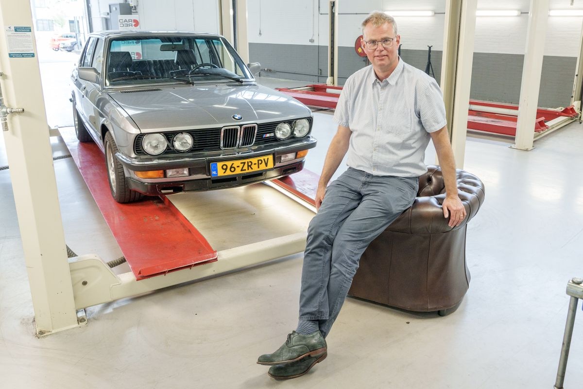 BMW M5 E28