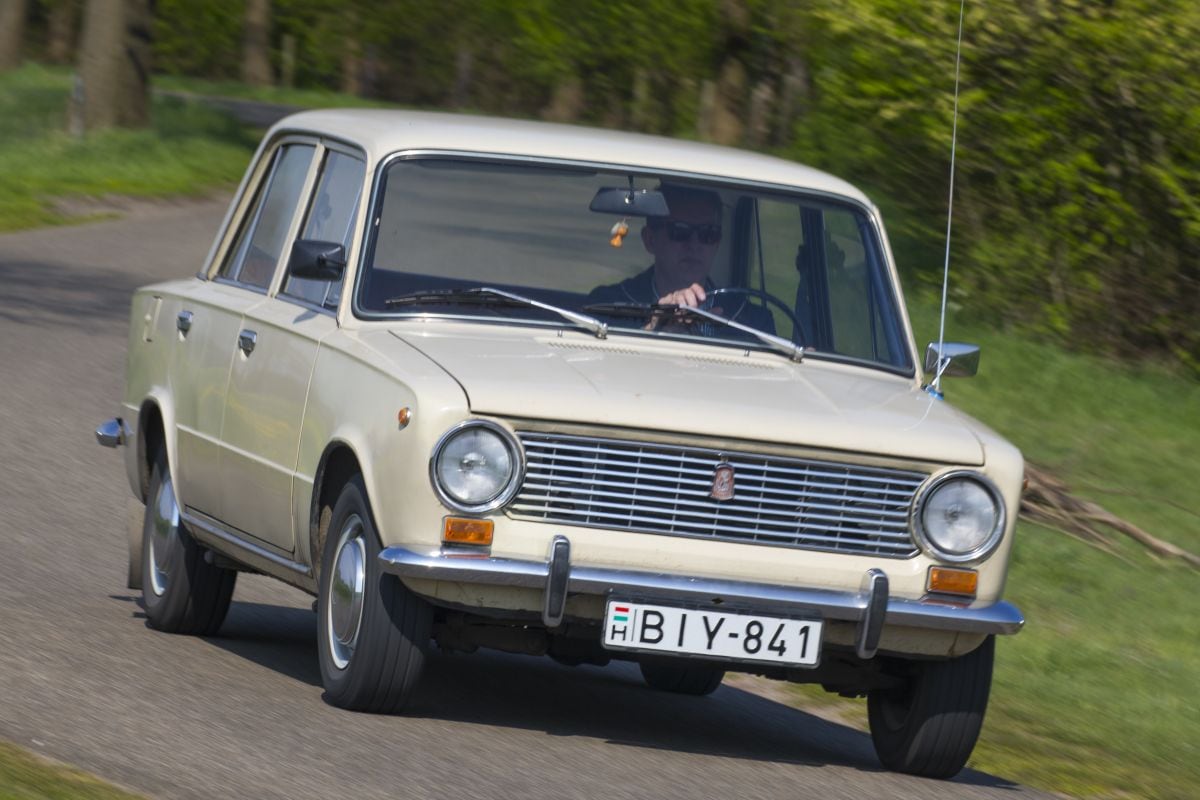 Lada 1200
